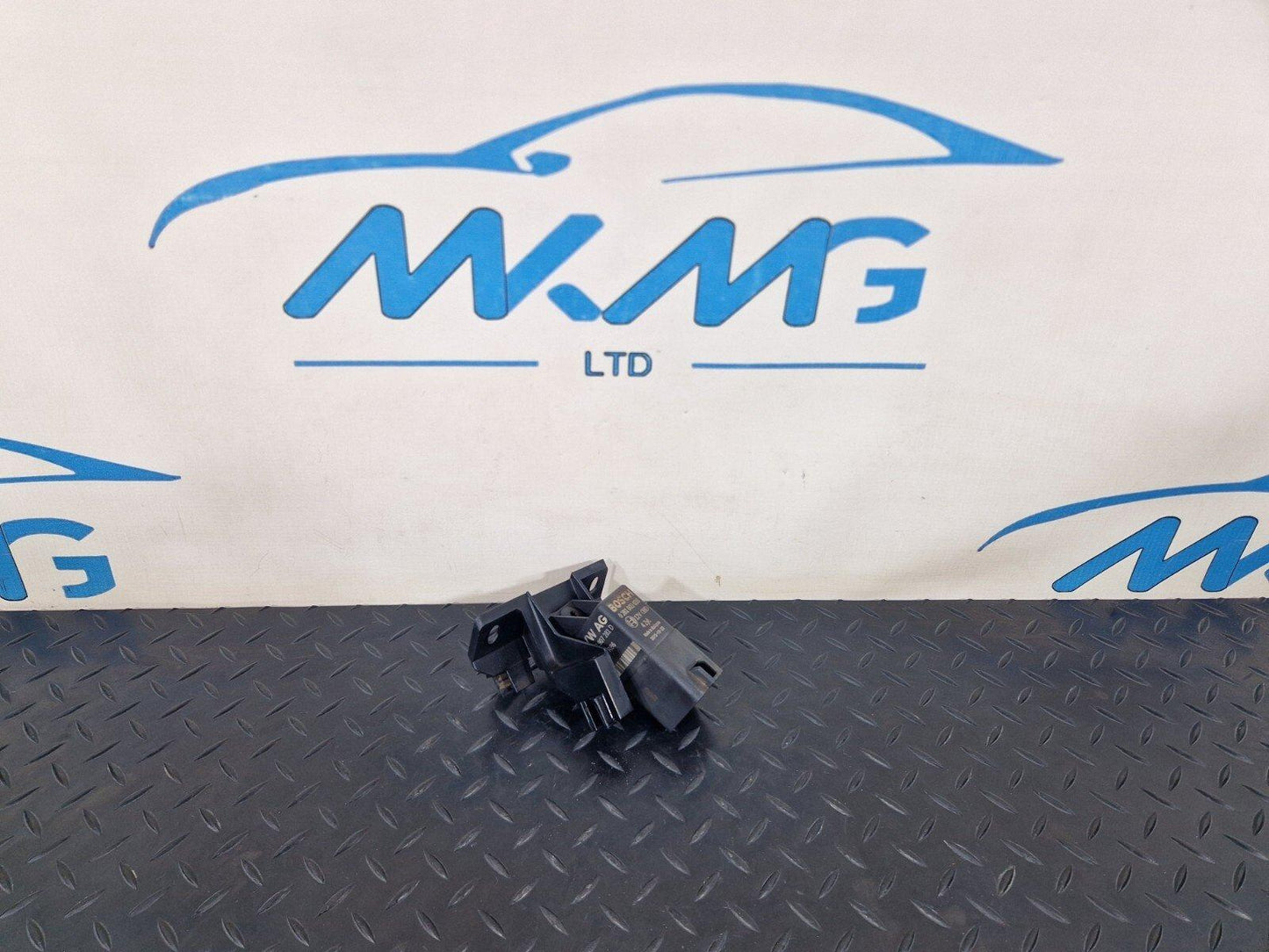 16-19 AUDI A4 B9 S-LINE GENUINE DIESEL FUSE BOX SET 8W0907285
