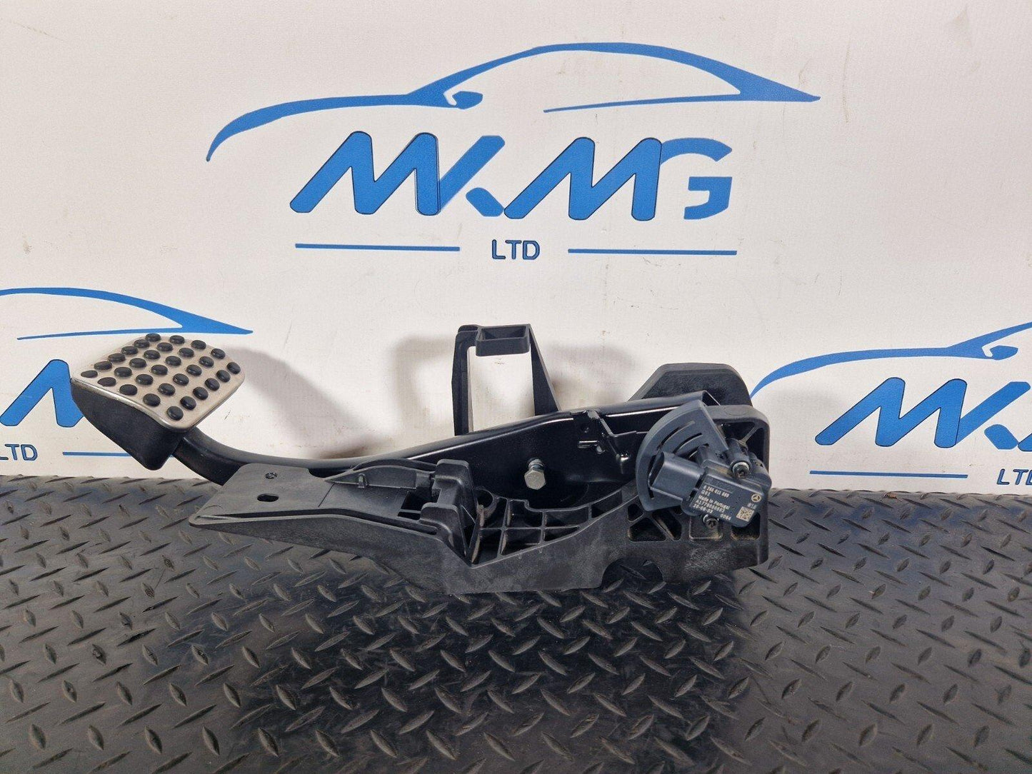19-ON MERCEDES BENZ A CLASS EQ W177 ELECTRIC BRAKE PEDAL A2472903800