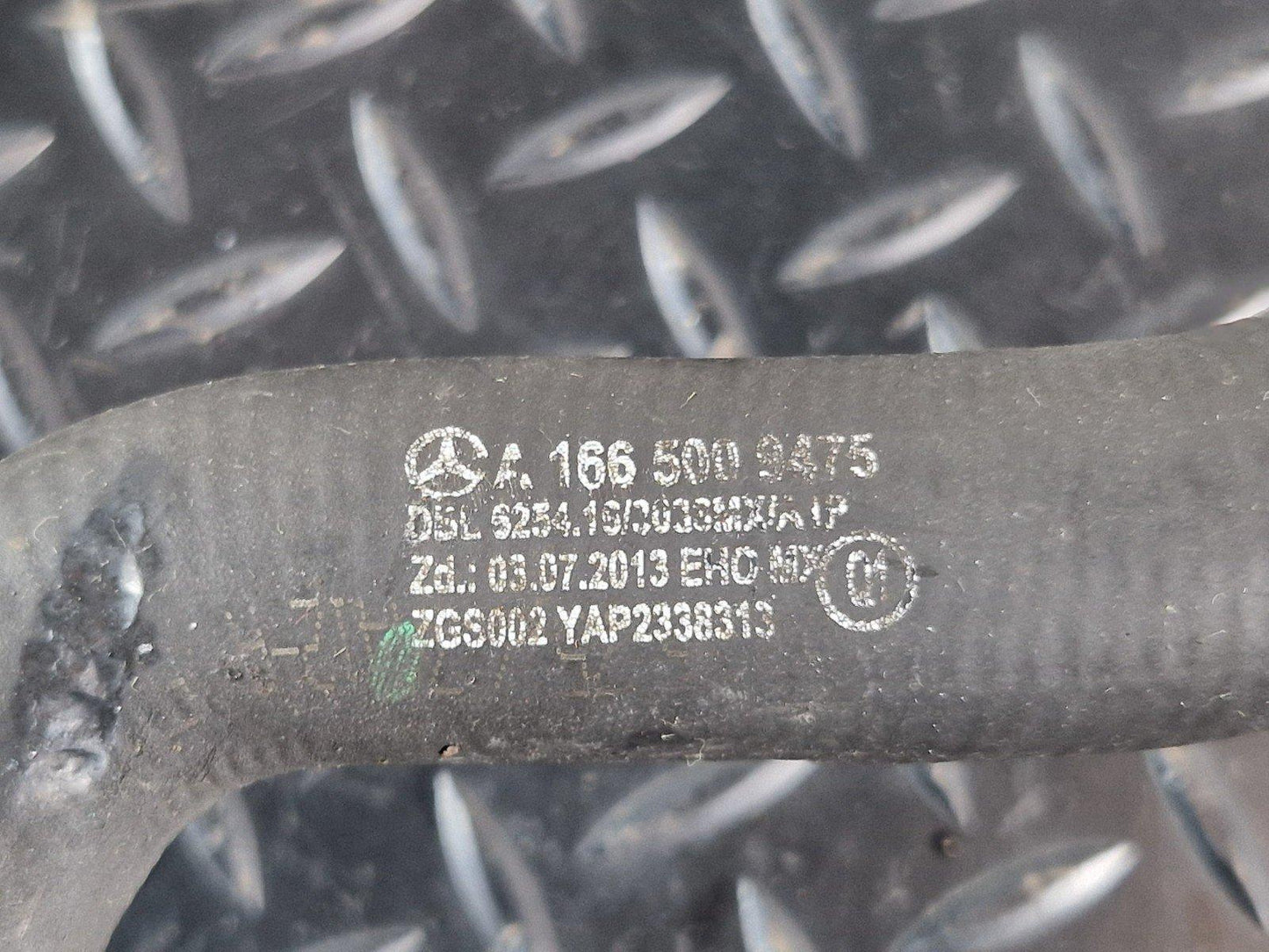 16-19 MERCEDES BENZ GLE W166 GENUINE LOWER RADIATOR COOLANT HOSE A1665009475