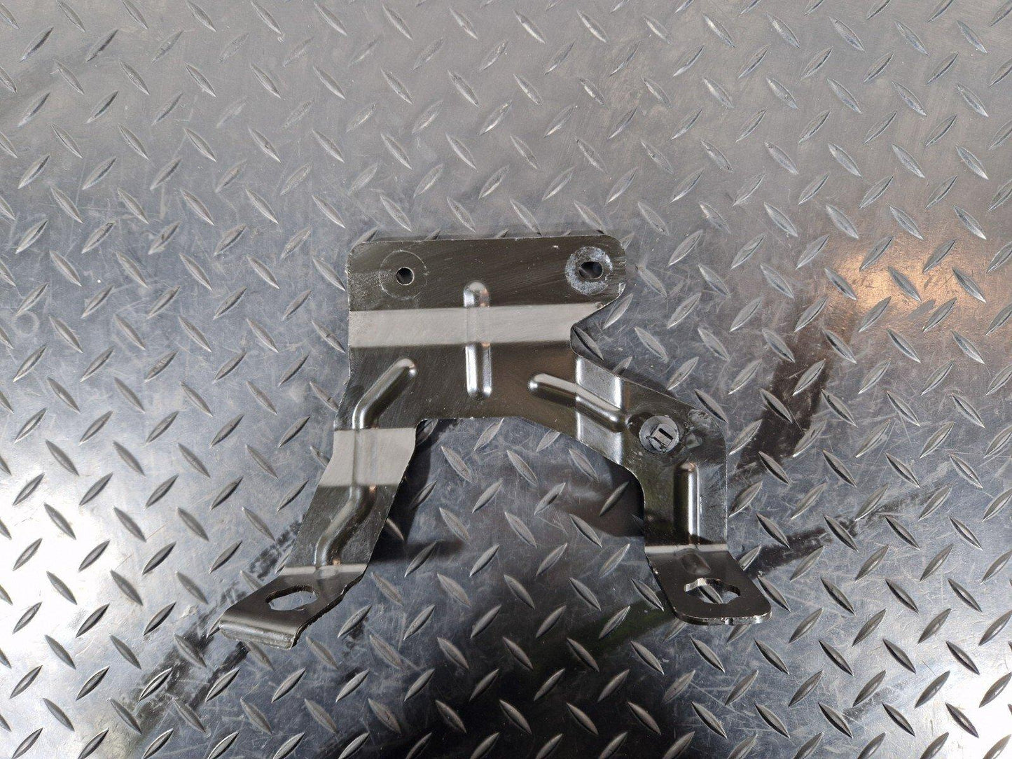 16-19 AUDI A4 B9 EXPANSION COLLANT TANK BRACKET 8W0121232F