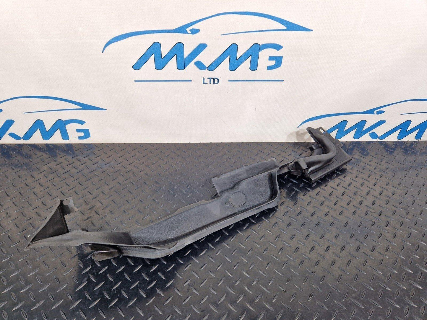 16-23 AUDI A5 F5 S-LINE FRONT LEFT WING FENDER SEAL TRIM 8W6821169C