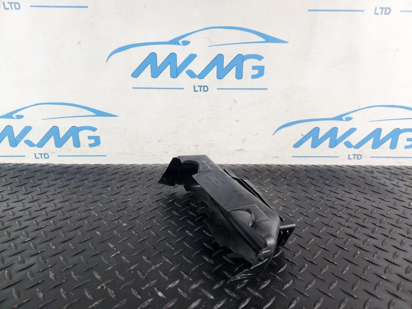 10-18 VW TOUAREG 7P GENUINE RADIATOR AIR GUIDE DUCT LEFT SIDE 7P6121395