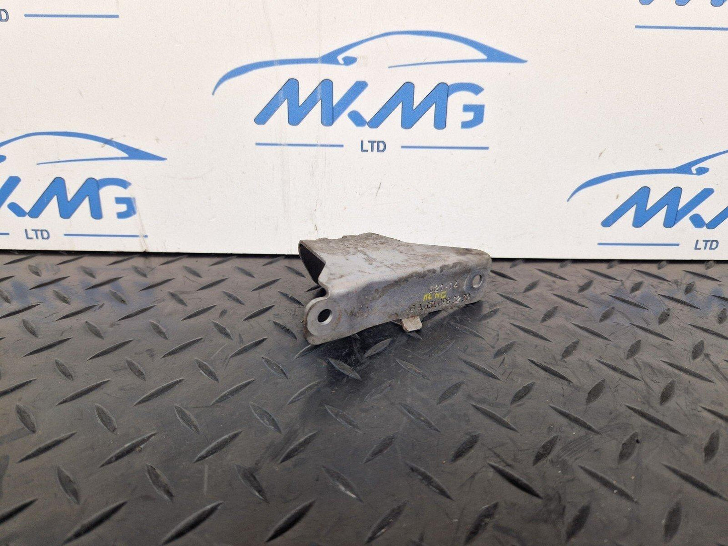 14-21 MERCEDES-BENZ C250D W205 INTAKE MANIFOLD CARRIER BRACKET A6510983239
