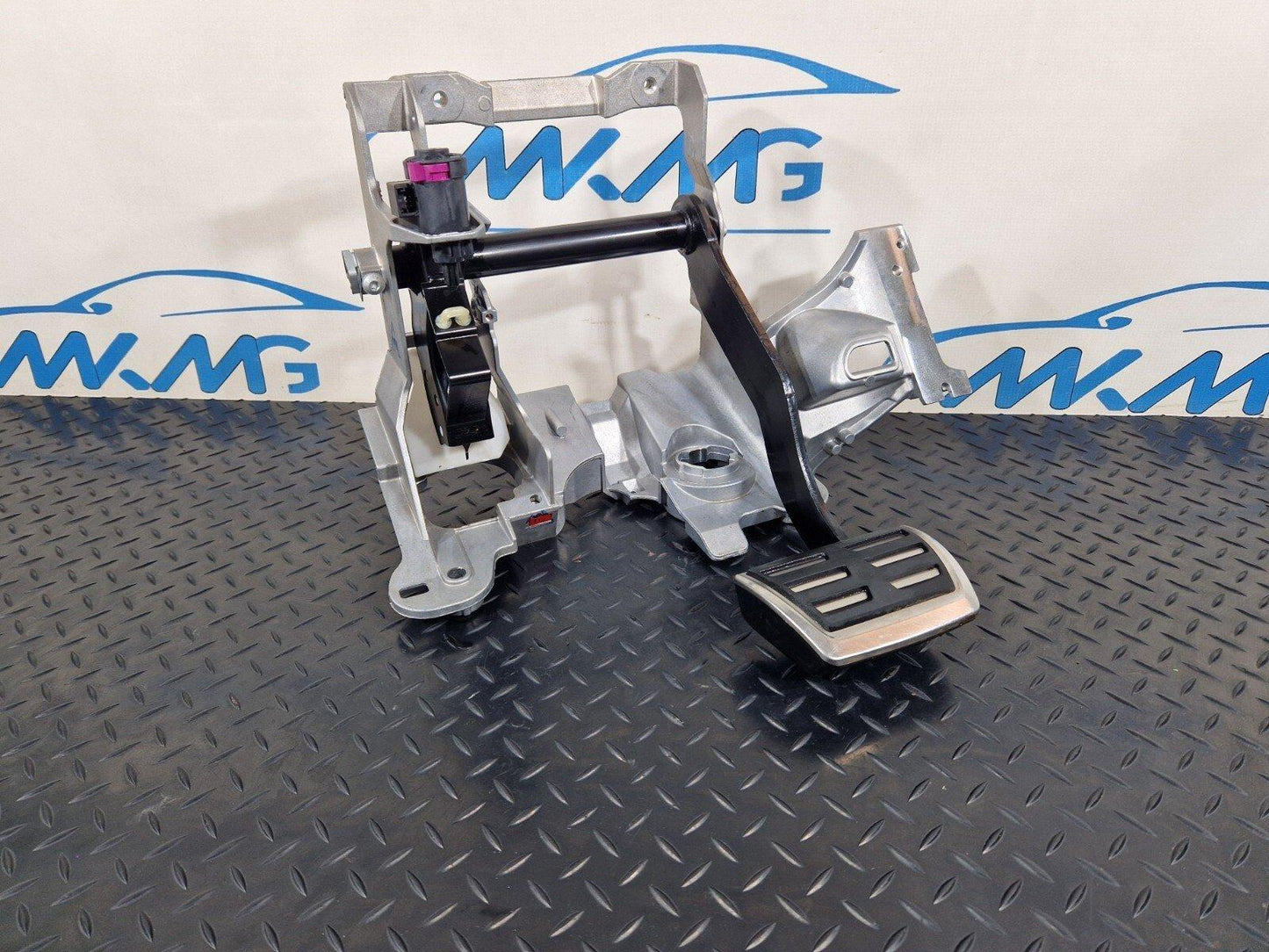 12-18 AUDI A6 C7 GENUINE BRAKE PEDAL BOX 8K2723140D