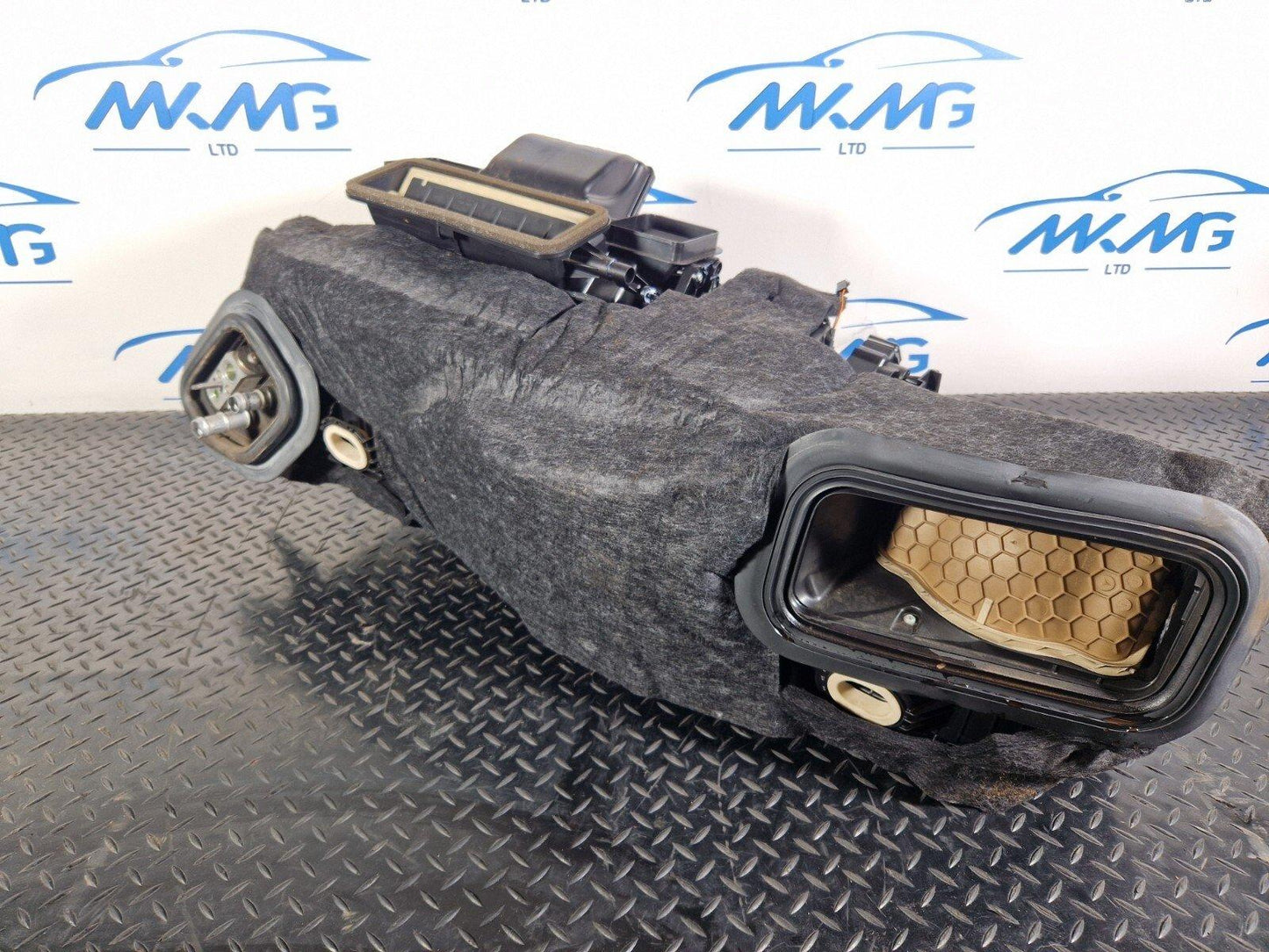 14-21 MERCEDES BENZ C300h W205 GENUINE HEATER MATRIX/RADIATOR/CORE A2058306304
