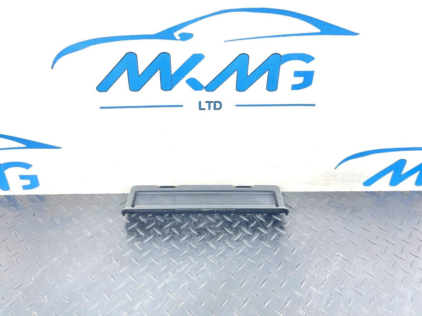2019-ON  LAND ROVER DISCOVERY L550 GLOVE BOX TRIM K8D206040A