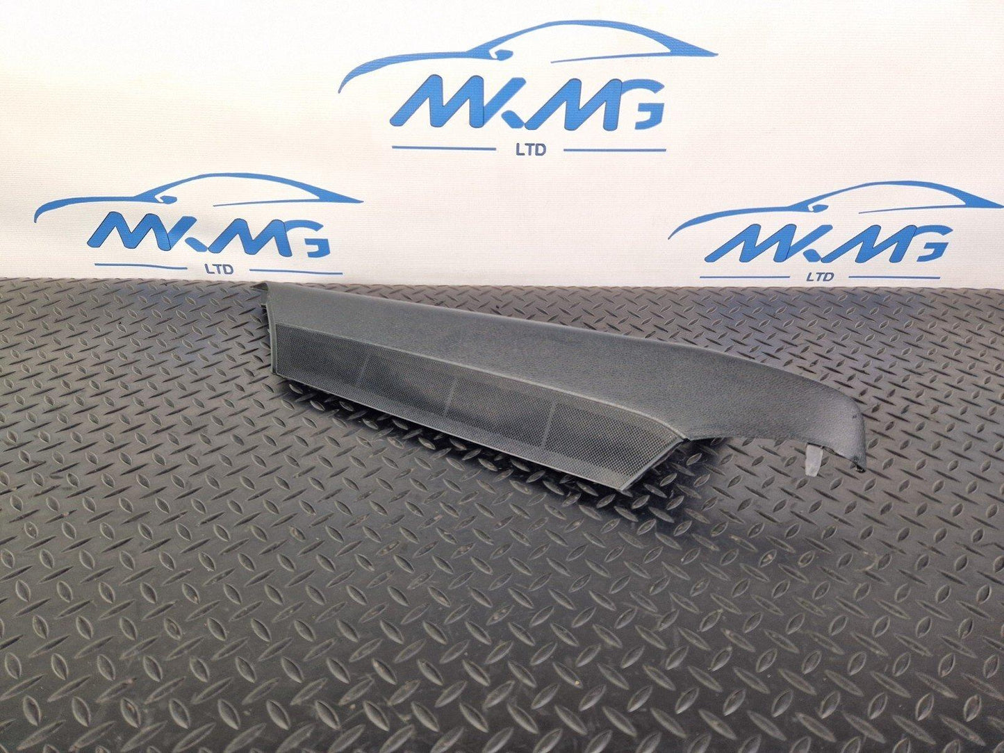 14-21 MERCEDES BENZ C300h W205 RIGHT BOOT TRIM PANEL COVER A2056900444