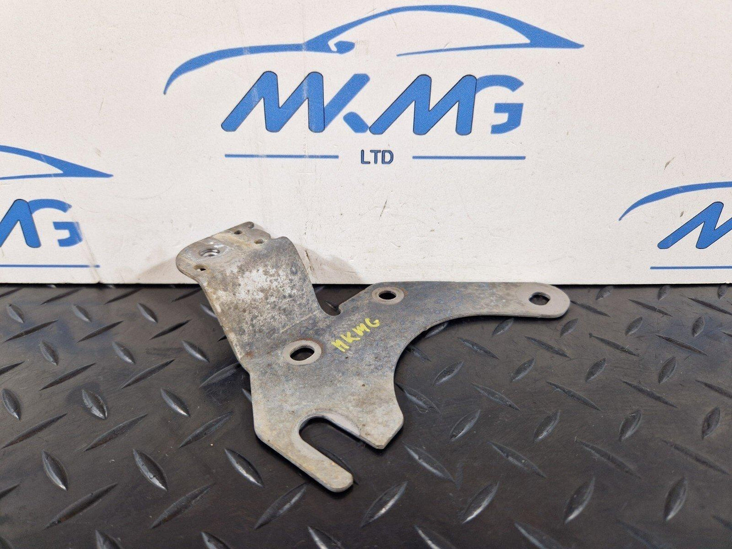 18-ON MERCEDES BENZ A CLASS W177 GENUINE HOLDER CATALYST A208185586