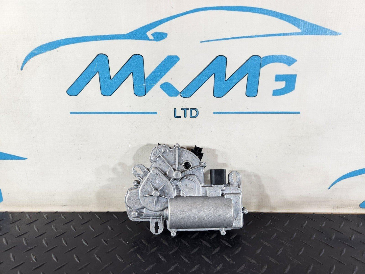 16-19 AUDI A4 B9 TAILGATE BOOT LOCK ACTUATOR MOTOR 3V5827887B