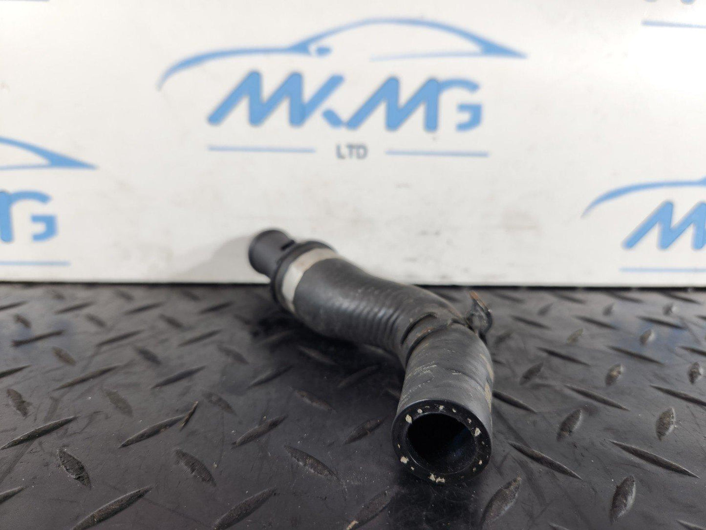 16-19 AUDI A4 B9 GENUINE OEM HEATER HOSE PIPE 8W0819332D