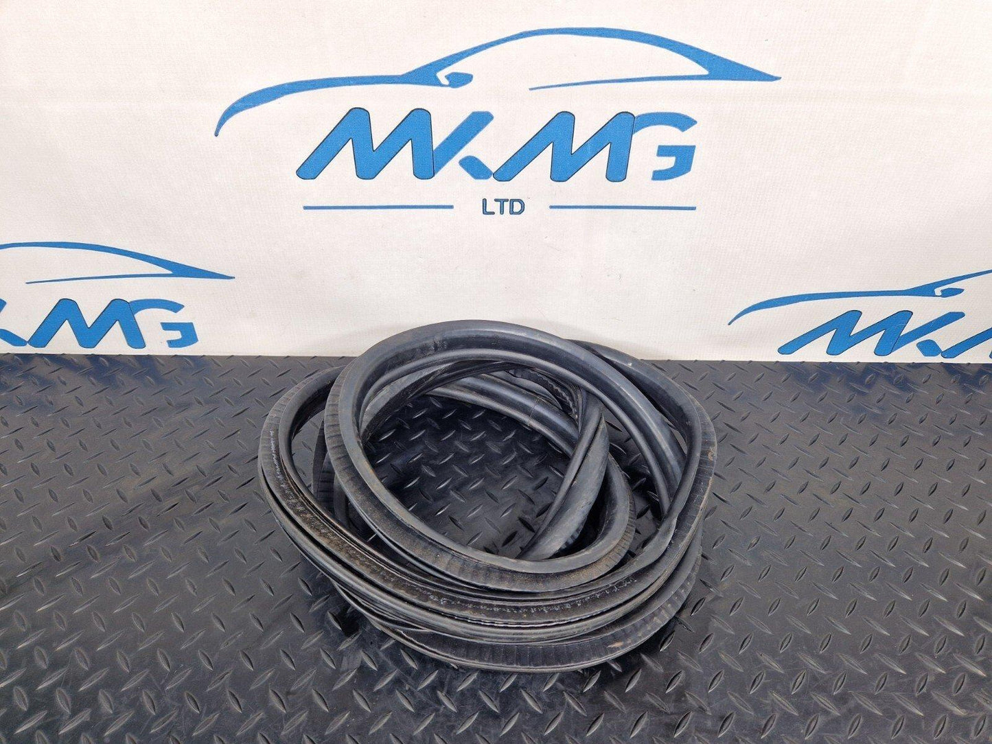 14-21 BMW 2 SERIES ACTIVE TOURER F45 REAR DOOR SEAL FITS BOTH SIDES 7298894