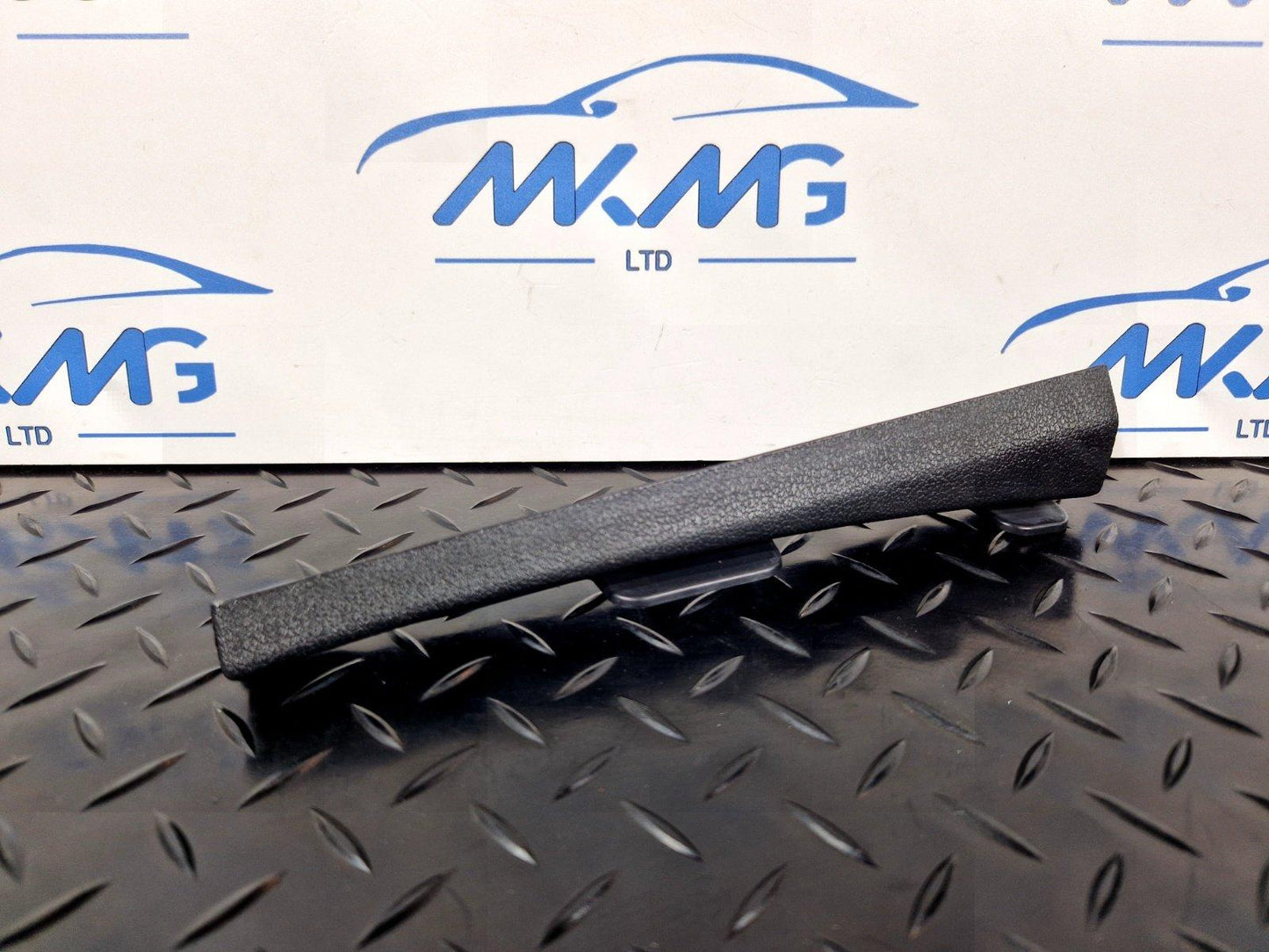 16-19 AUDI A4 B9 S-LINE RIGHT DRIVER SIDE A PILLAR BRACKET TRIM 8W0868204