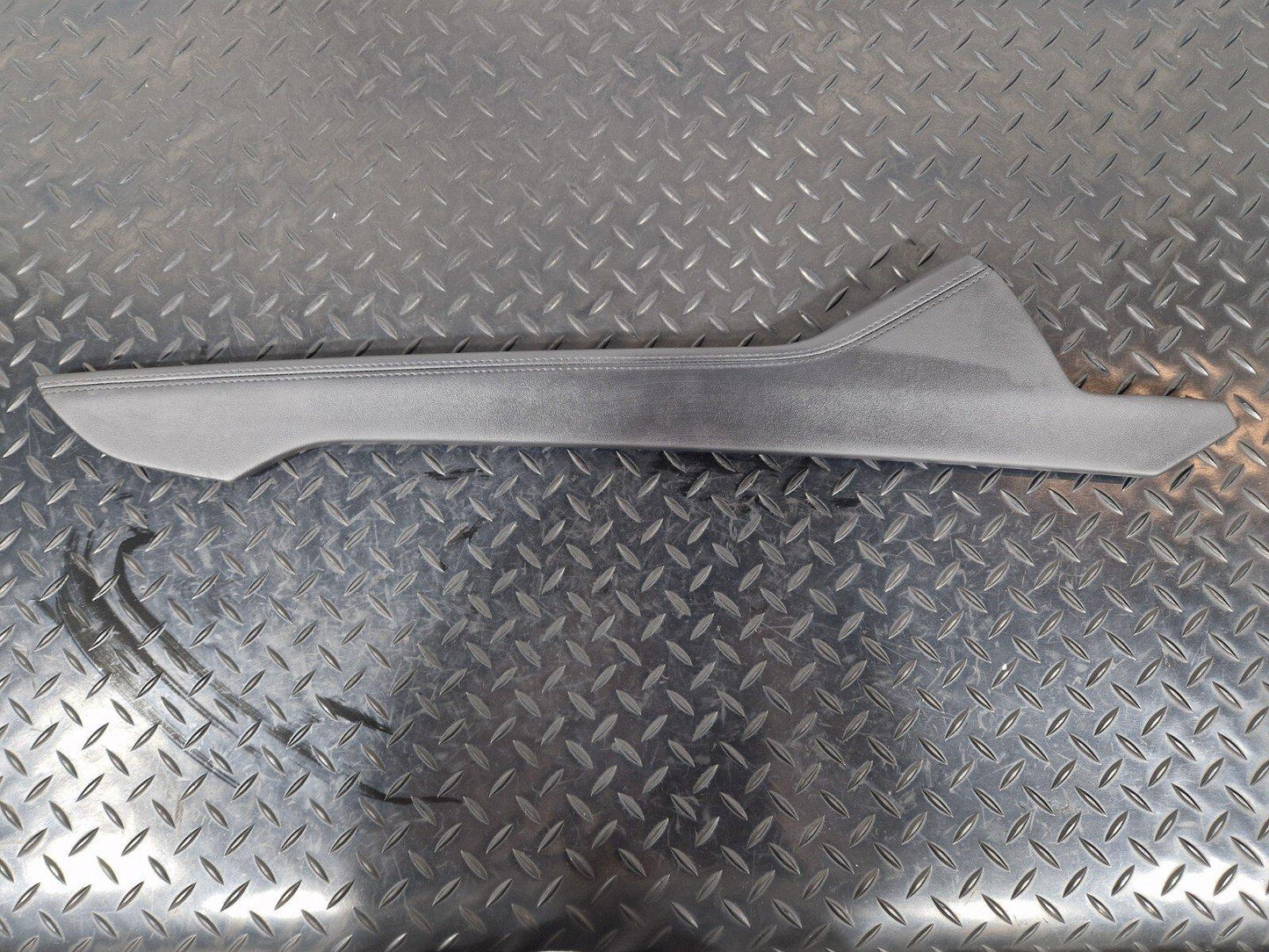 16-19 AUDI A4 B9 GENUINE DRIVER SIDE CENTRE CONSOLE LEATHER TRIM 8W2863306A