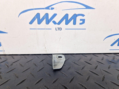 16-19 AUDI A4 B9 S-LINE GENUINE FRONT RIGHT DRIVER SIDE WING BRACKET 8W0821470