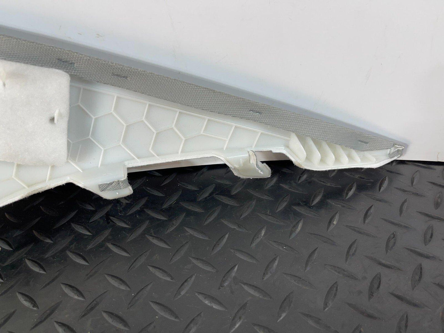 16-19 AUDI A4 B9 SALOON GENUINE REAR LEFT PASSENGER SIDE C-PILLAR TRIM 8W5867245