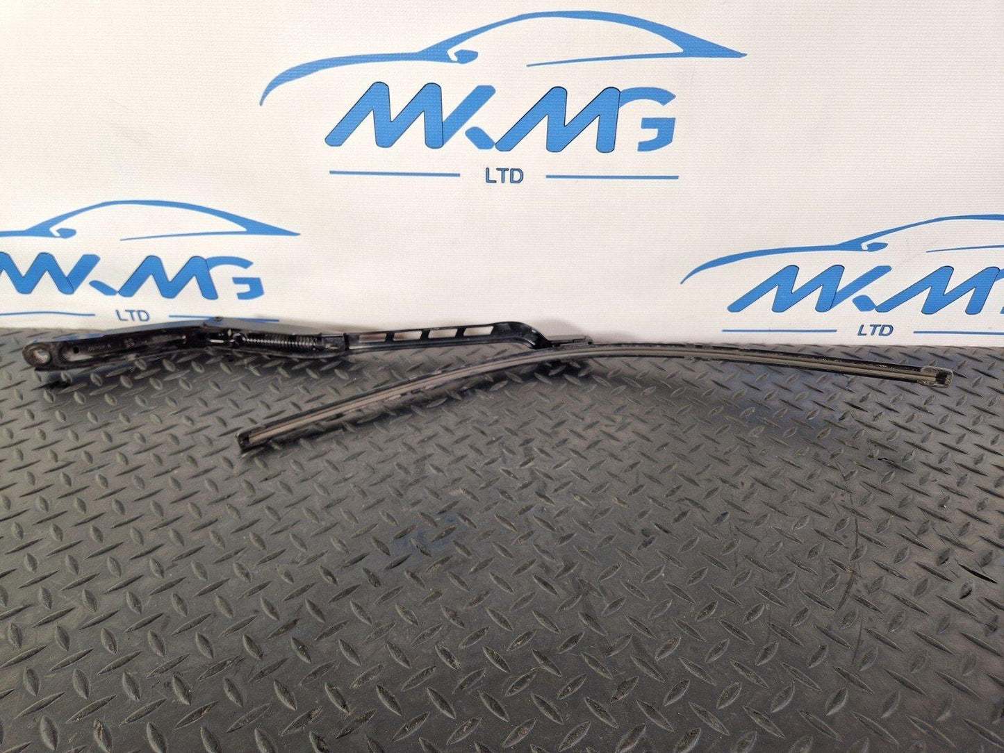 11-19 MERCEDES BENZ ML W166 GENUINE FRONT RIGHT WINDSCREEN WIPER ARM A1668201040