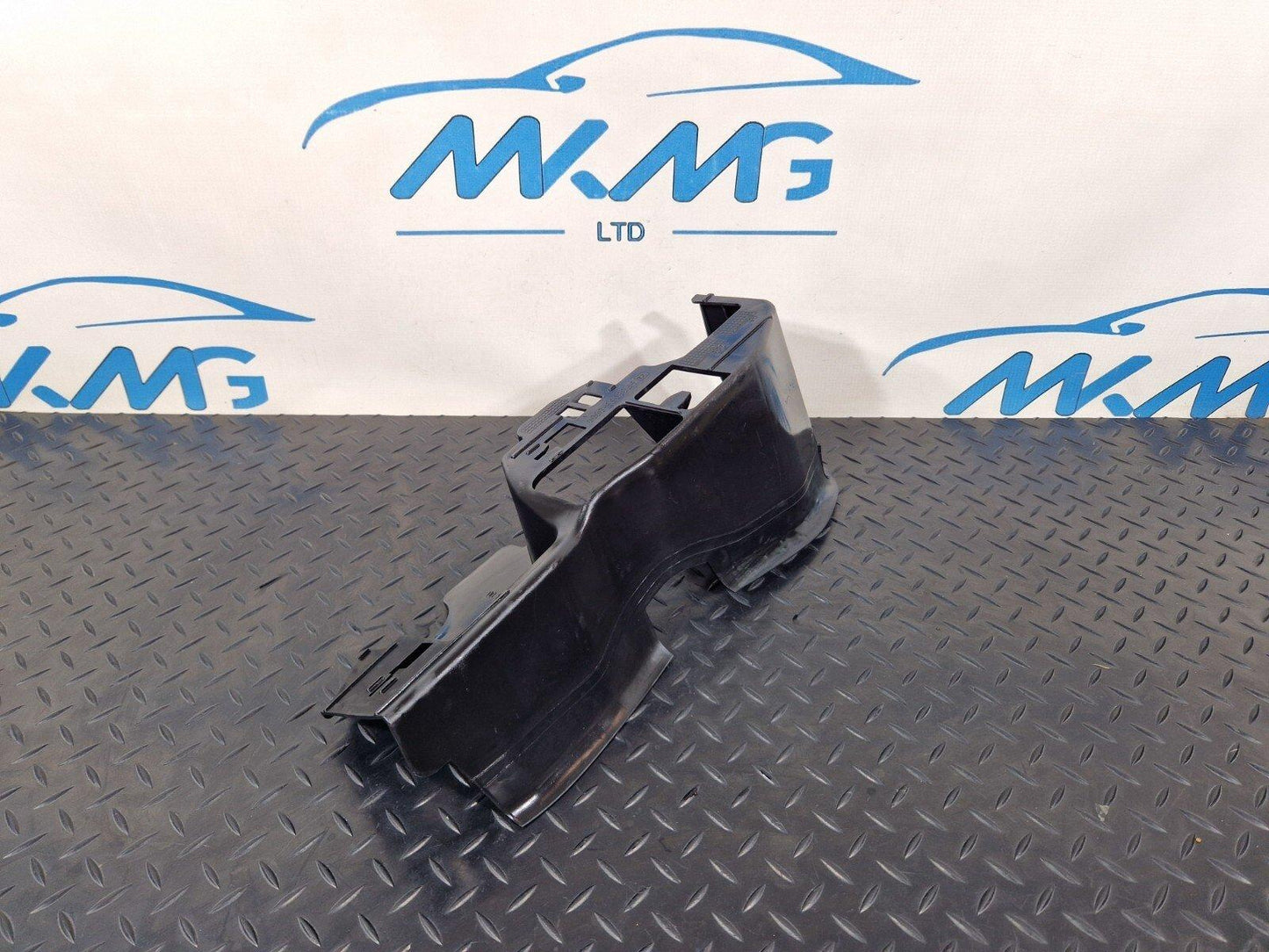 18-ON MERCEDES BENZ SPRINTER W907 CONSOLE COVER SUPPOER MOUNT LEFT A9078802400