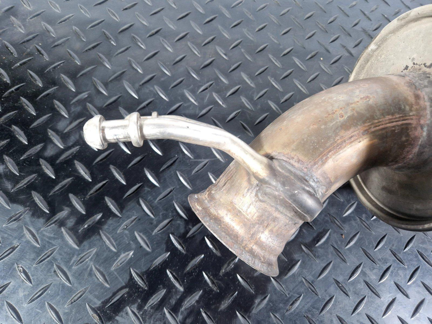 12-18 MERCEDES BENZ A B CLA GENUINE EXHAUST CENTER SECTION A2464910400