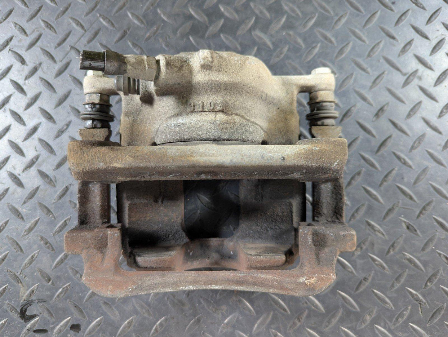 13-19 MERCEDES BENZ CLA C117 GENUINE FRONT LEFT N/S BRAKE CALIPER A24637 295X28