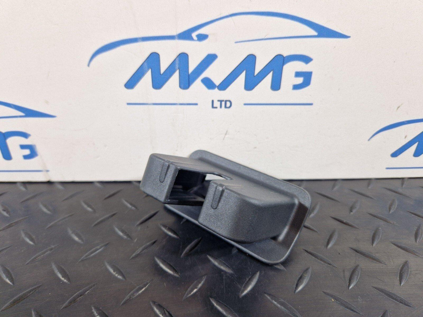 16-19 AUDI A4 B9 S-LINE GENUINE BOOT TAILGATE LOCK TRIM COVER 8W5827520