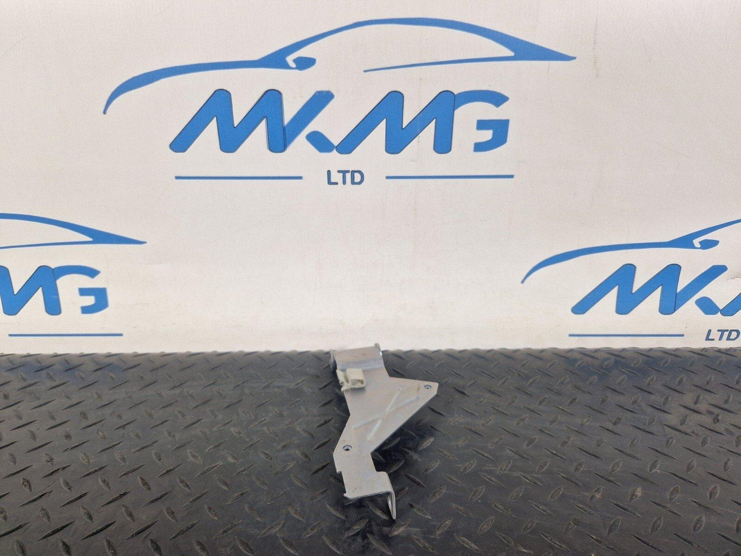 18-ON MERCEDES BENZ A CLASS W177 NOX OXYGEN SENSOR BRACKET HOLDER A6081400300