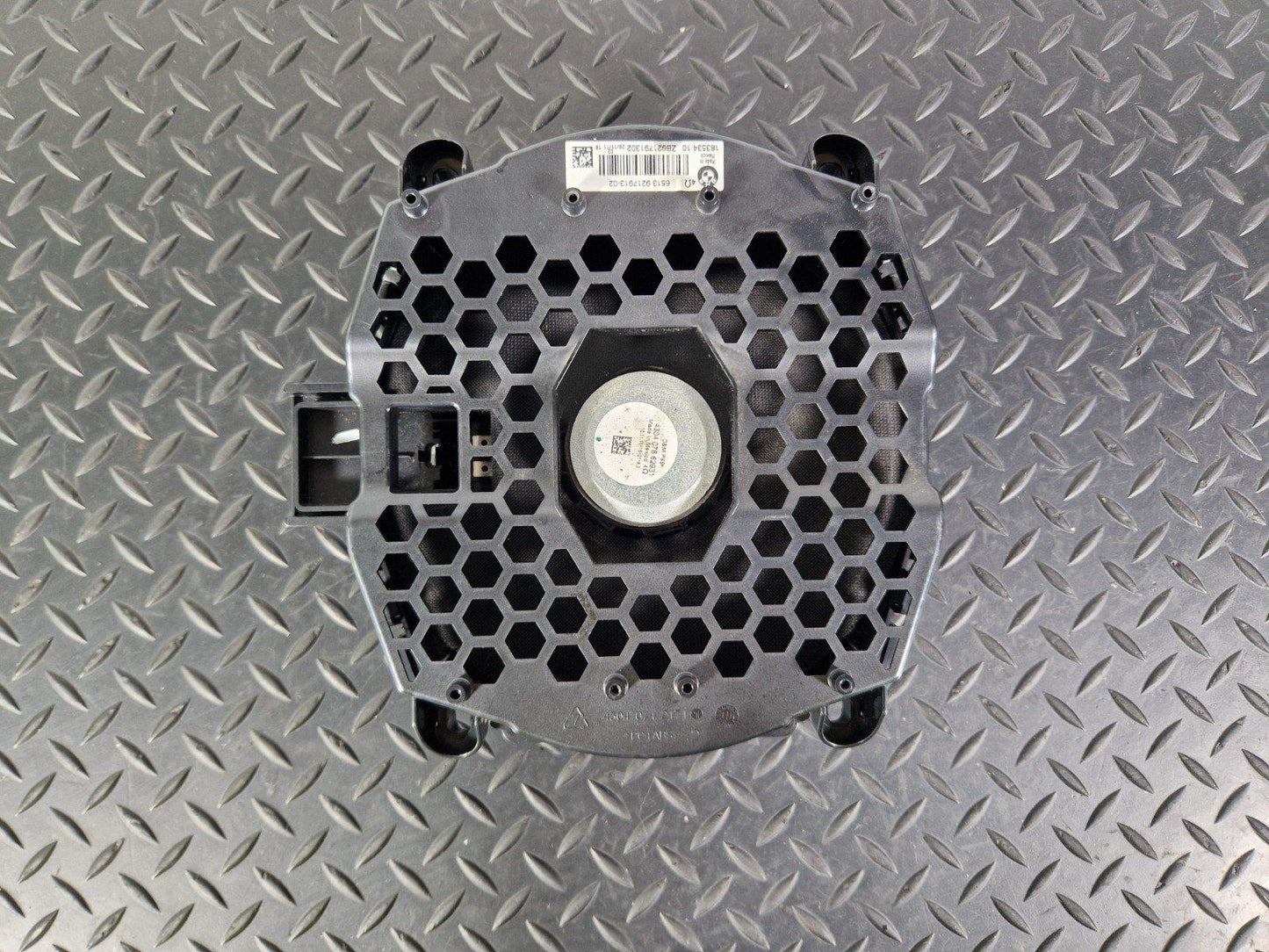 10-13 BMW X5 E70 LCI GENUINE REAR LEFT OR RIGHT DOOR SPEAKER 18353410
