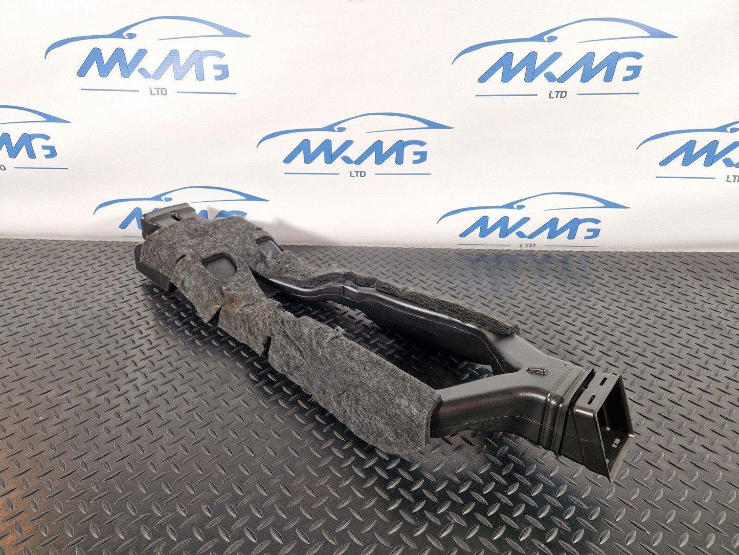 10-18 AUDI A7 4G S-LINE GENUINE CENTRE REAR VENTS AIR DUCTING CHANNEL 4G0857039