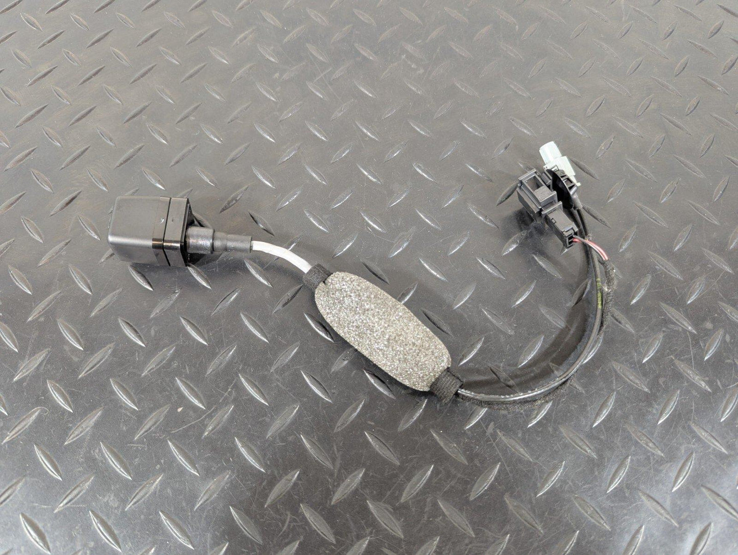 10-17 AUDI A8 4H GENUINE REVERSING CAMERA 8K0980551B