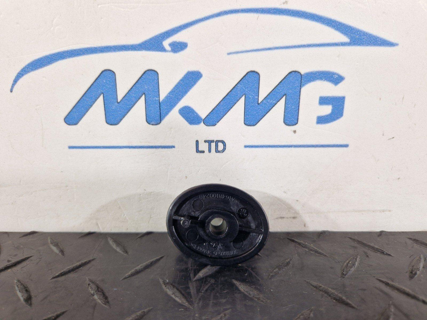 11-19 MERCEDES BENZ ML W166 REAR BOOT HOOK BAG HANGER A1648100240