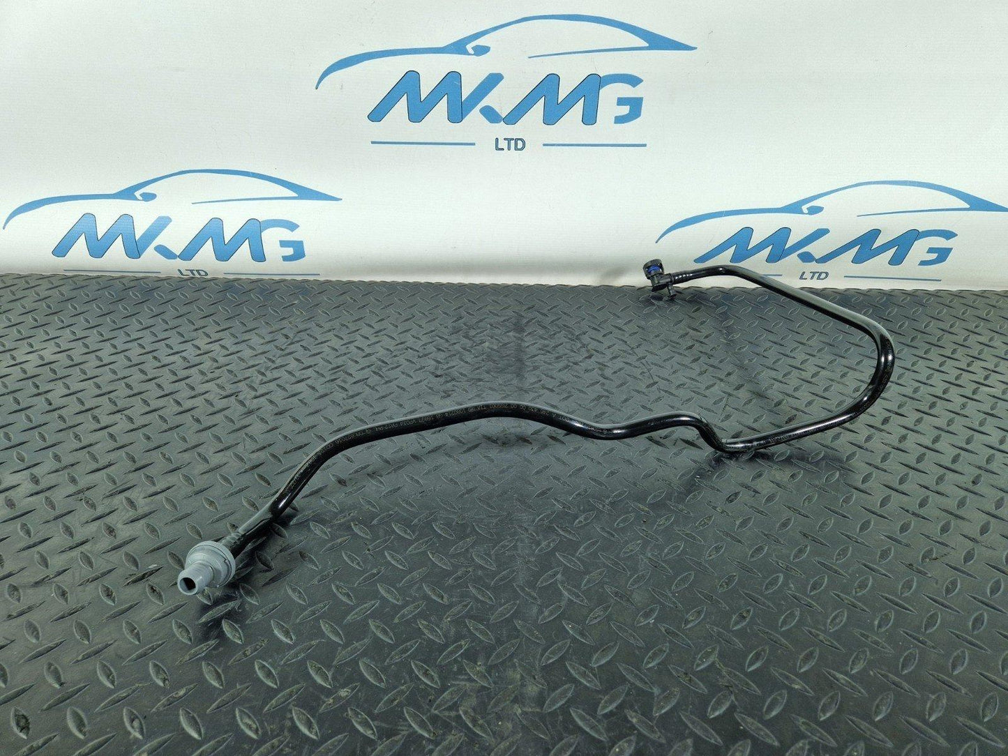 12-18 MERCEDES BENZ W176 GENUINE VACUUM PIPE A2464300000