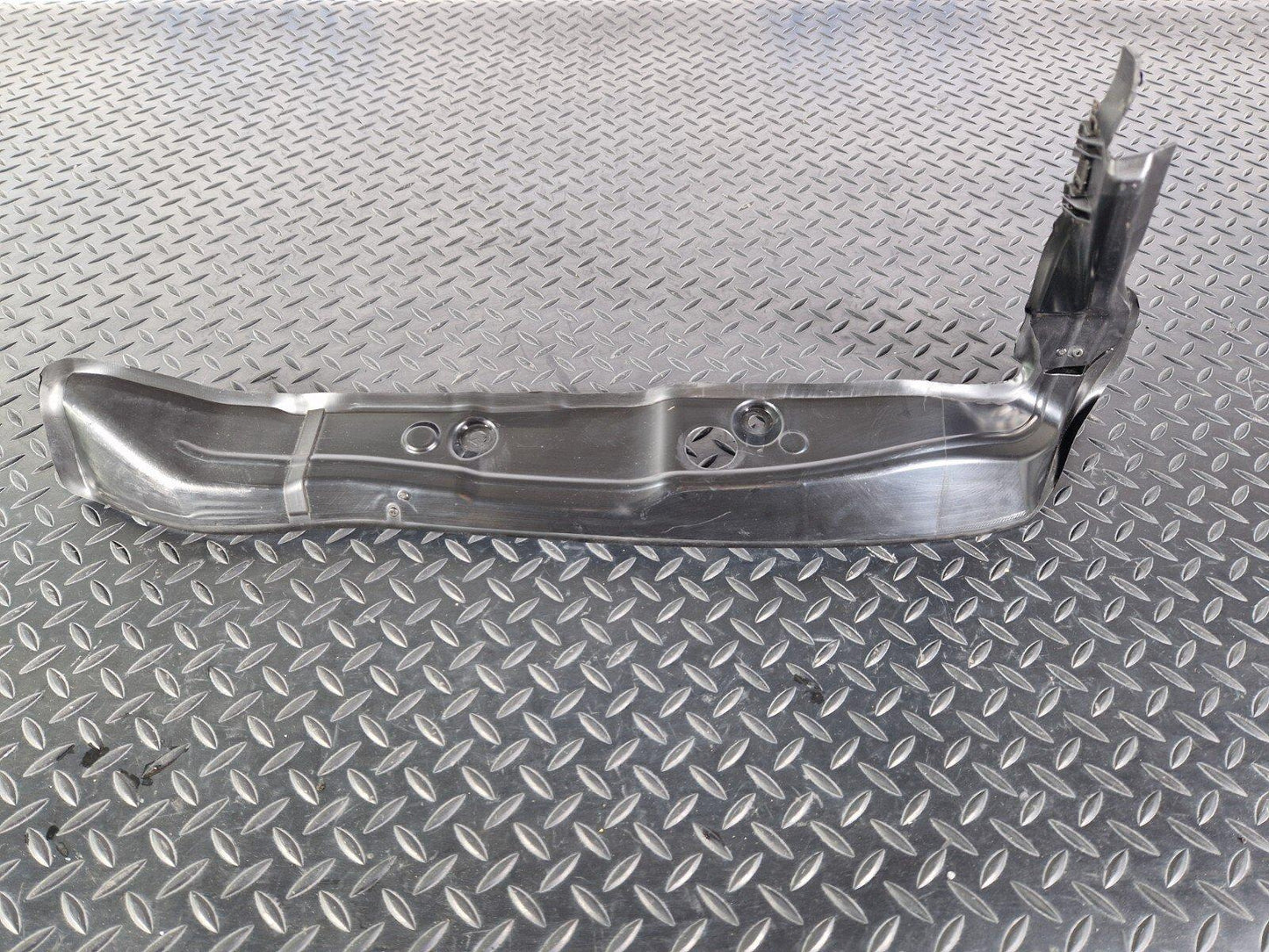 15-18 AUDI A7 4G GENUINE FRONT LEFT WING INNER LINER 4G8821111A