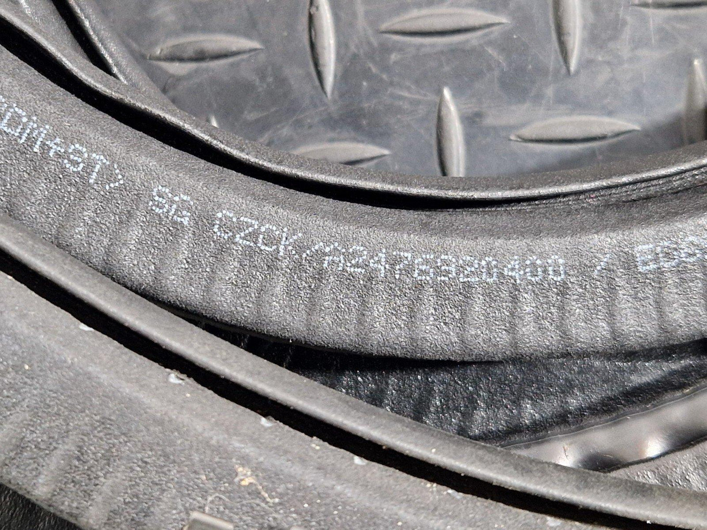 19-ON MERCEDES B CLASS W247 REAR DOOR RUBBER SEAL FITS LEFT & RIGHT A2476920400