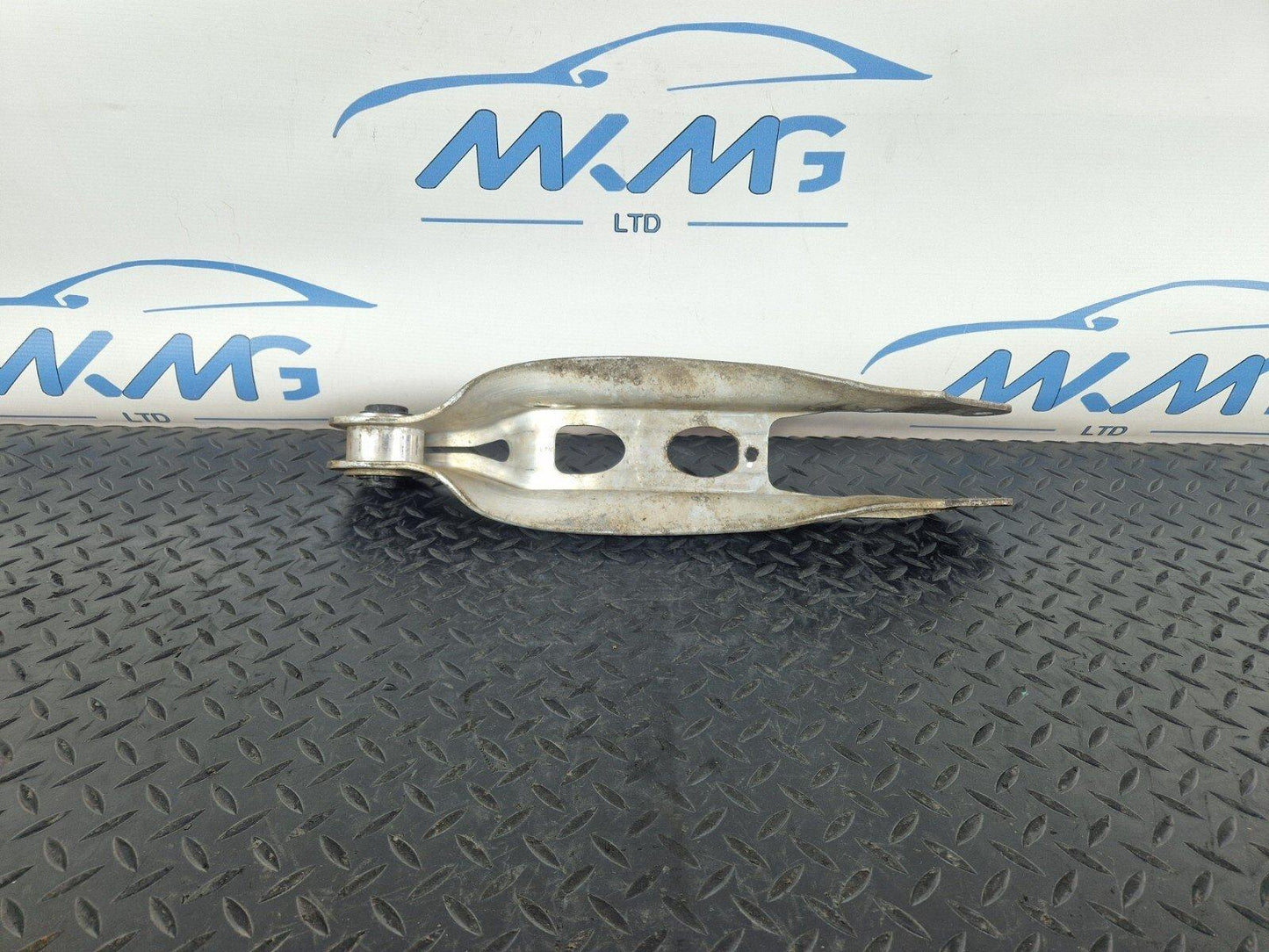 16-19 AUDI A4 B9 GENUINE REAR RIGHT OR LEFT SIDE LOWER CONTROL ARM 8W0505311H