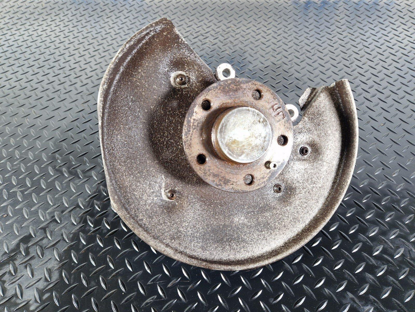 12-18 AUDI A6 C7 GENUINE REAR LEFT WHEEL HUB 8K0505431AM