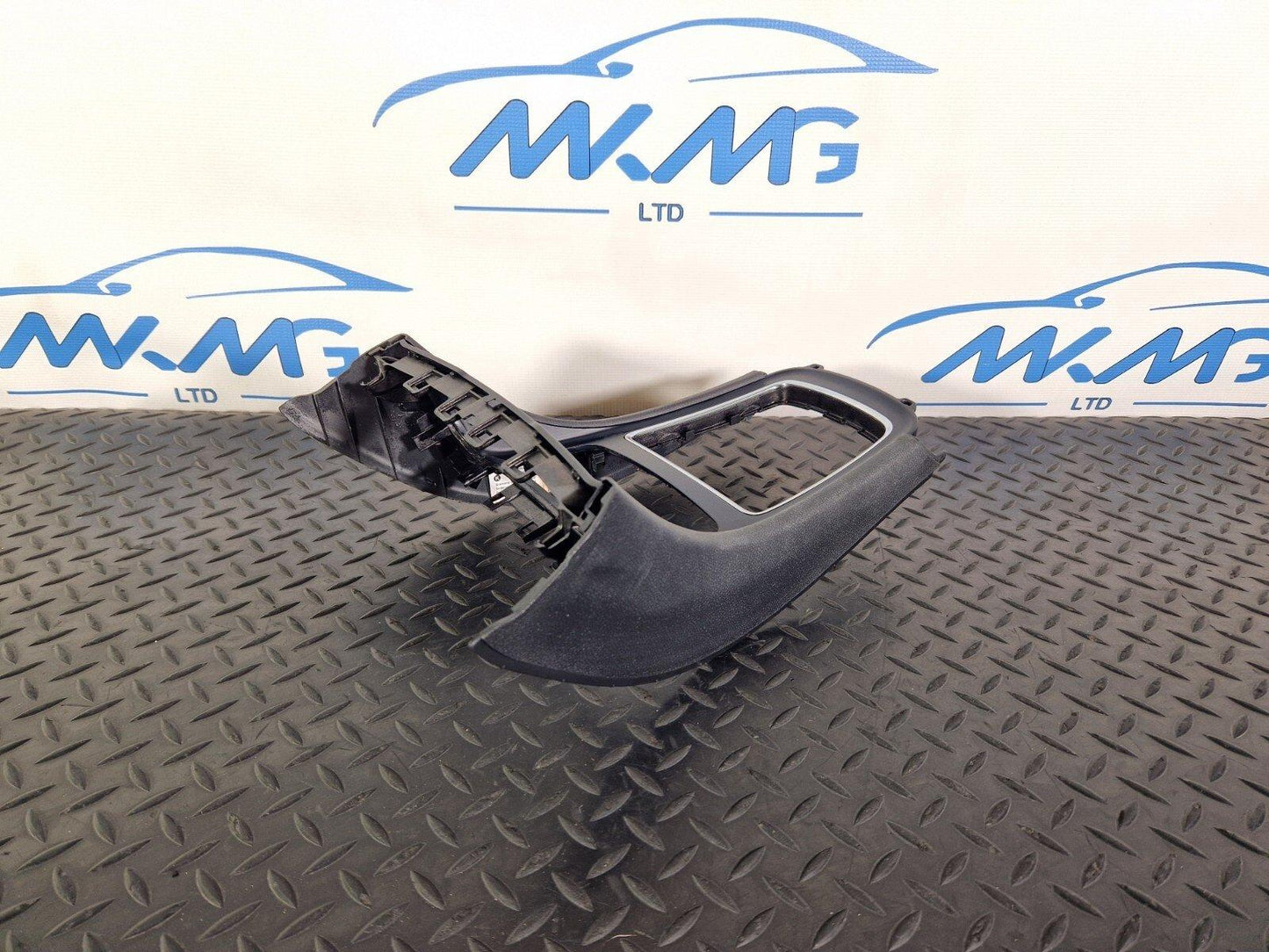 14-19 MERCEDES BENZ GLA X156 OEM GENUINE CENTRE CONSOLE TRIM A1766809900