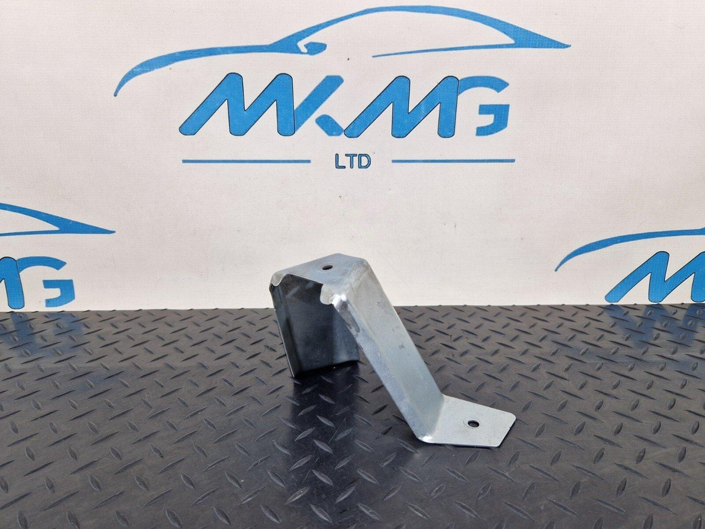 MERCEDES BENZ VITO W447 OEM REAR RIGHT SIDE WALL TRIM BRACKET HOLDER A4476920414