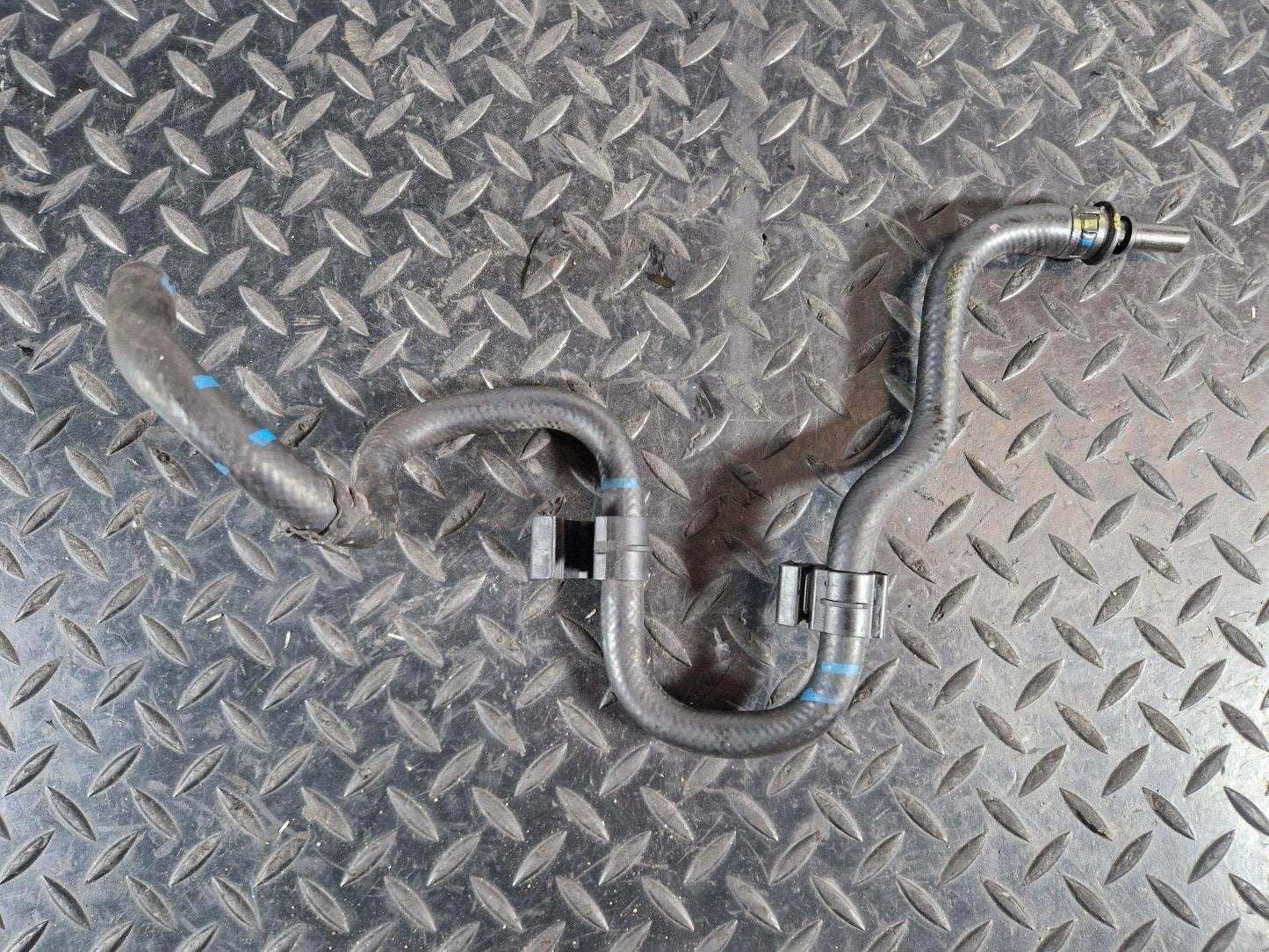 16-20 AUDI Q7 4M FUEL PIPE HOSE LINE 4M0201216A