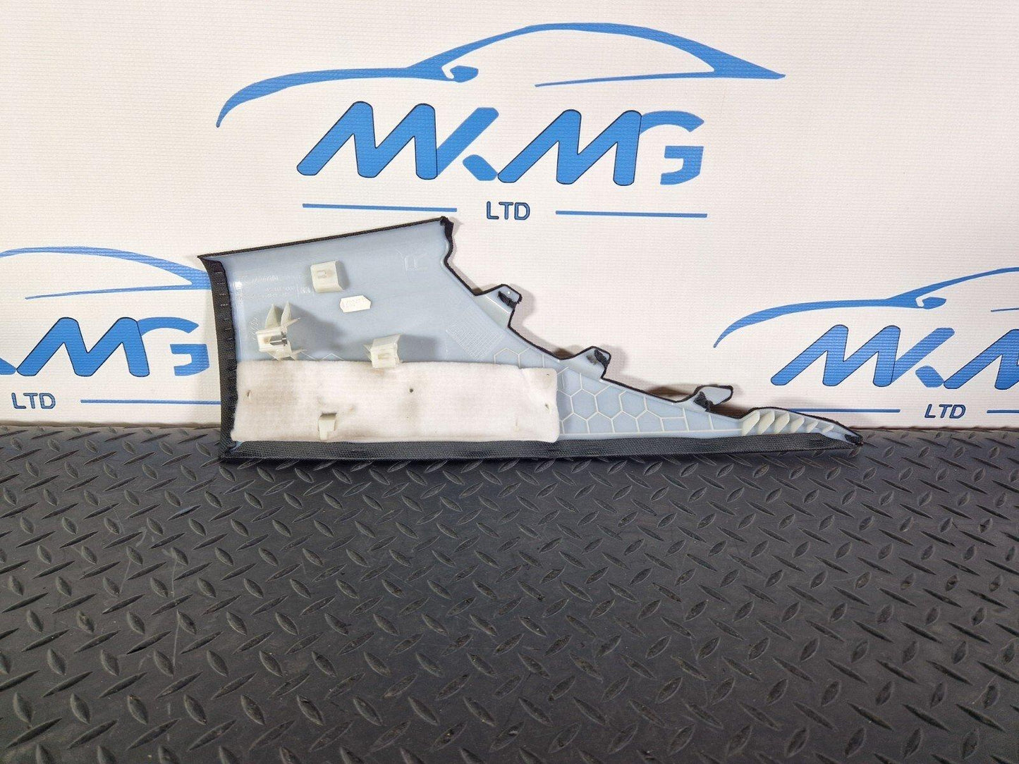16-19 AUDI A4 B9 S-LINE OEM REAR RIGHT SIDE C-PILLAR TRIM 8W5867246B