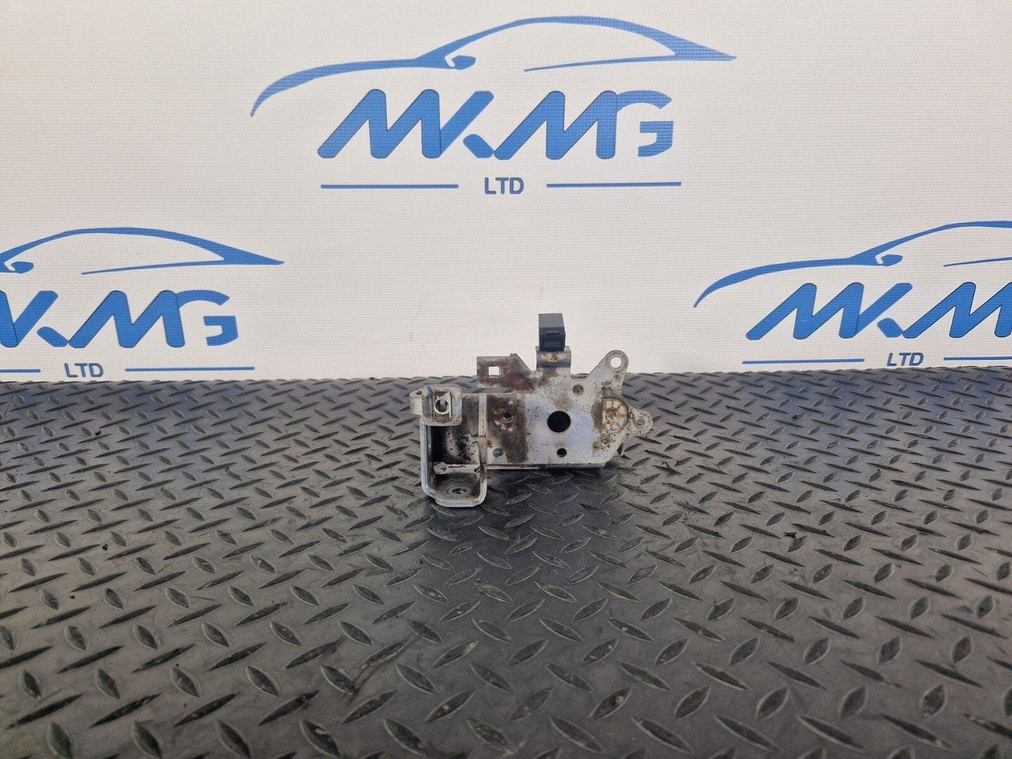 14-21 MERCEDES-BENZ C-CLASS C250D W205 OEM BRACKET A6512230000