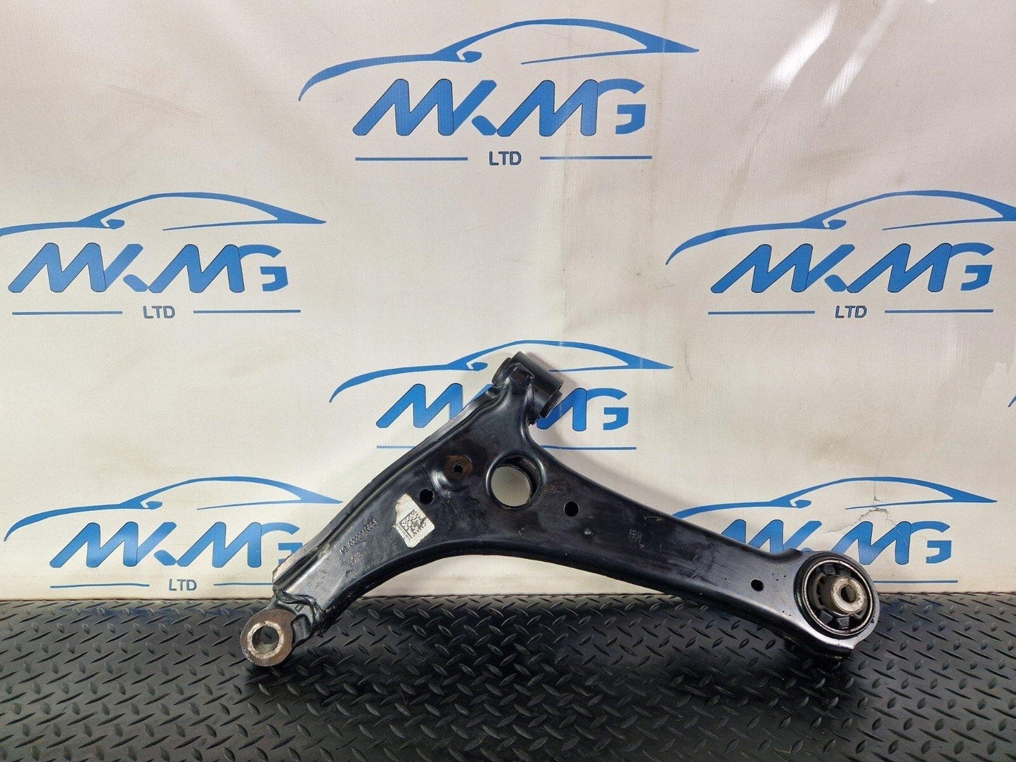 18-ON MERCEDES BENZ SPRINTER W907 W910 FRONT LOWER CONTROL ARM A9103330000