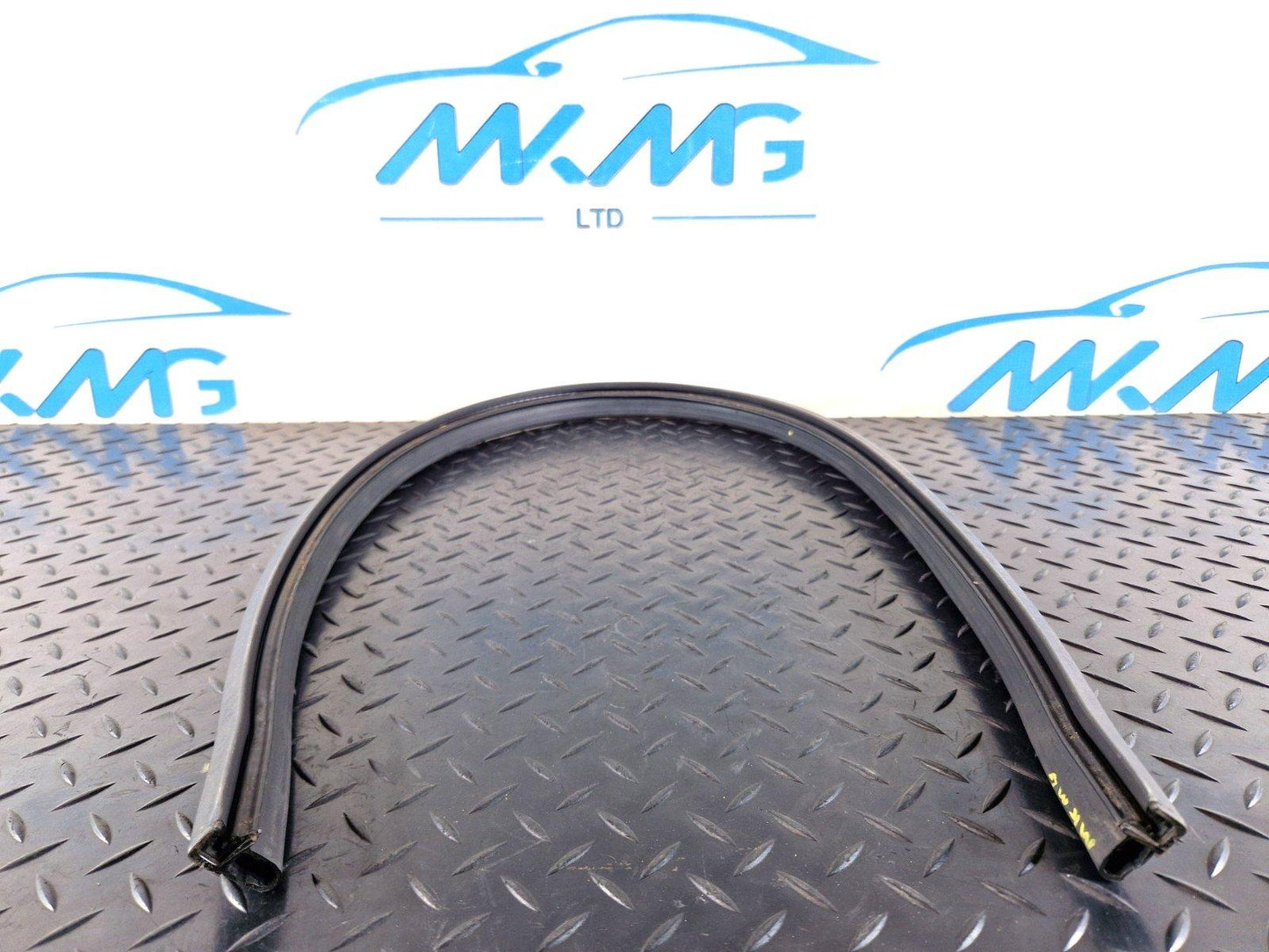 MERCEDES X156 ENGINE BONNET HOOD SEAL GASKET RUBBER A1568870098