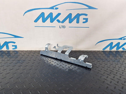 14-21 MERCEDES BENZ C300h W205 GENUINE RIGHT SIDE O/S BOOT BRACKET A2056914400