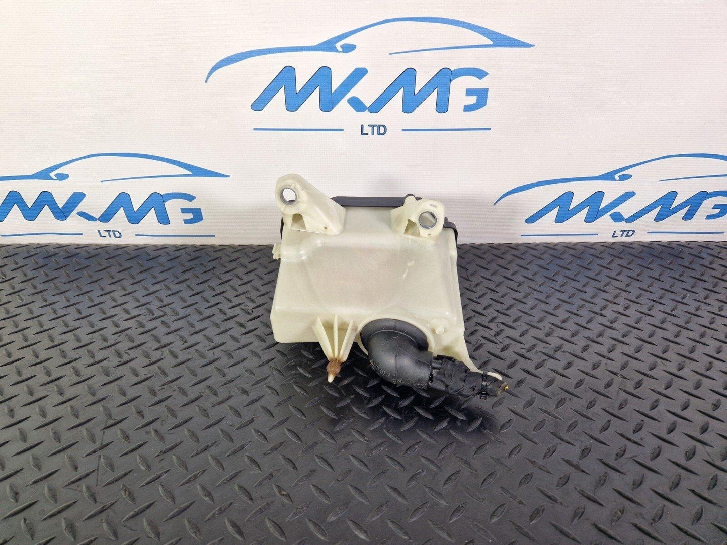 14-21 MERCEDES BENZ W205 GENUINE OEM FUSE BOX A2059981301