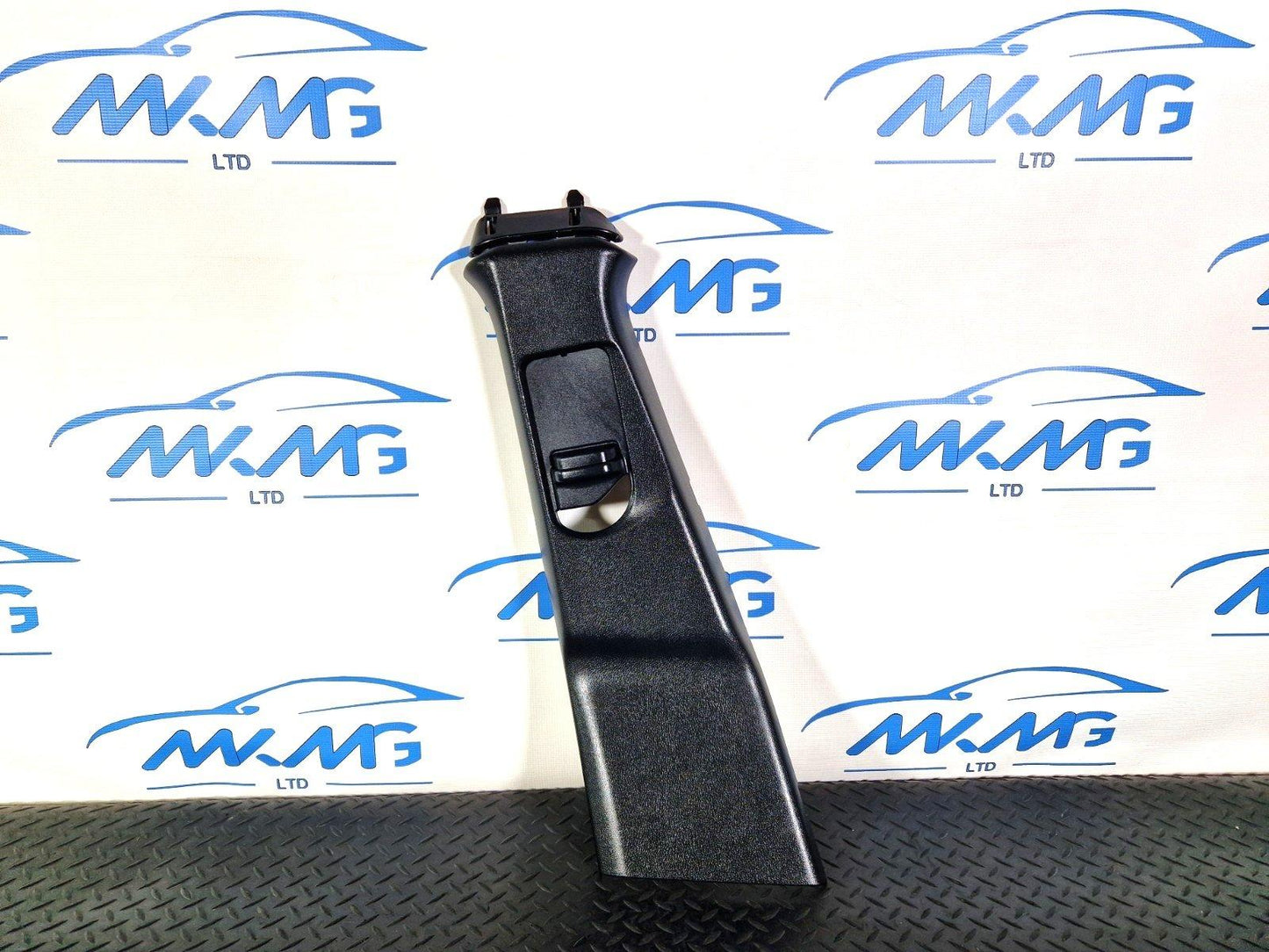 12-18 MERCEDES BENZ W176 LEFT SIDE B PILLAR UPPER TRIM A1766901900 A2466900330