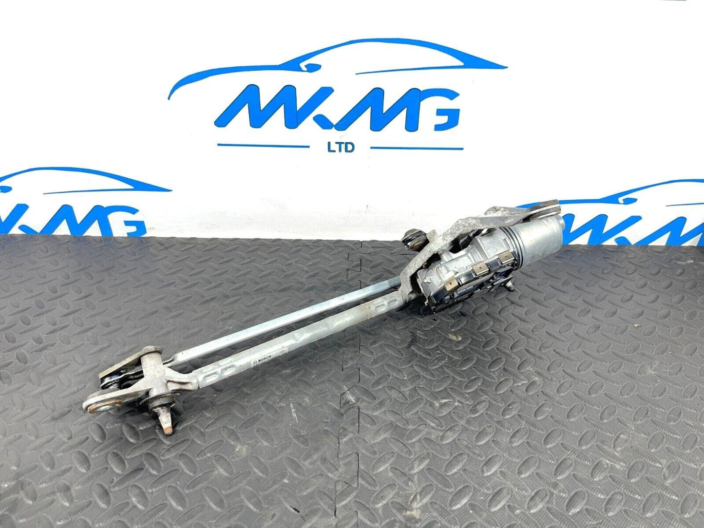 16-19 AUDI A4 B9 AVANT GENUINE FRONT WIPER MOTOR & LINKAGE 8W2955023