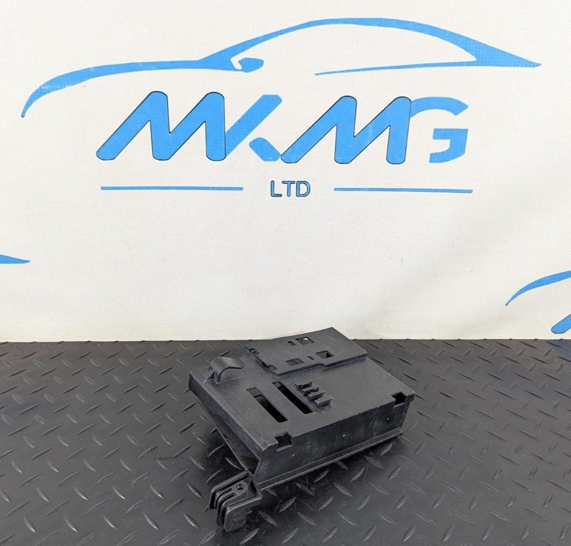 14-19 MERCEDES BENZ GLA X156 GEARBOX CONTROL MODULE BRACKET HOLDER A2465450500