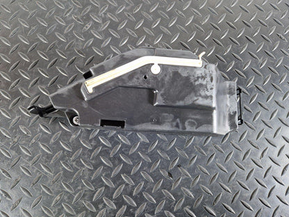 20-24 BMW 1 2 SERIES F40 GENUINE ECU ENGINE BOX COVER 8581751