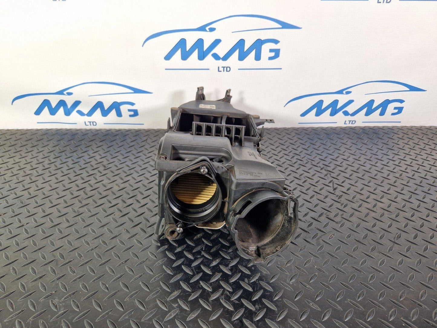 14-21 MERCEDES BENZ C300h W205 OEM AIR FILTER BOX A6510900700