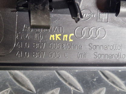 10-15 AUDI Q7 4L GENUINE OEM TAILGATE CENTRE COVER TRIM 4L0867606