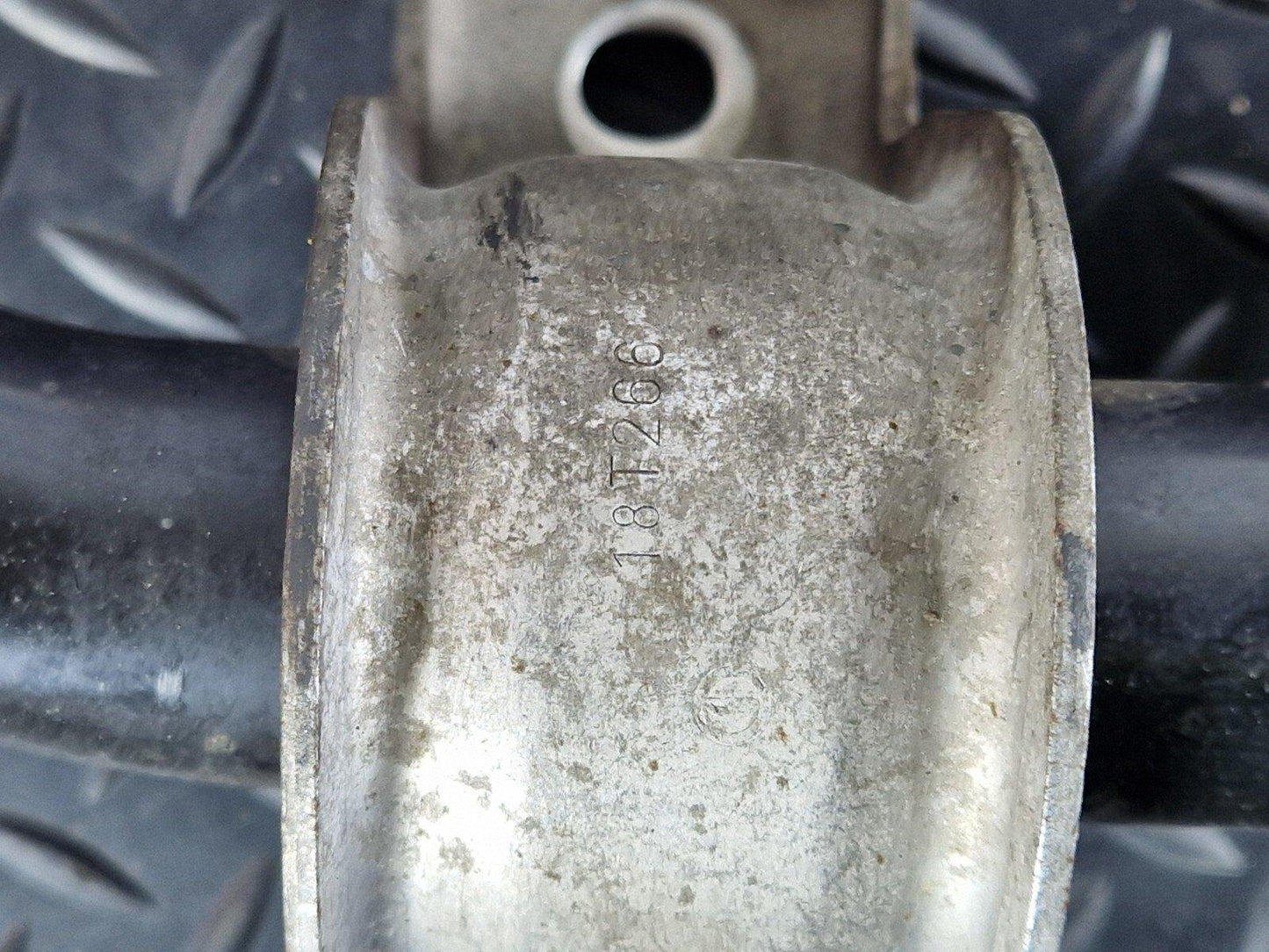 18-ON MERCEDES BENZ SPRINTER W907 W910 2.2 CDI ANTI ROLL BAR FRONT A9103230300